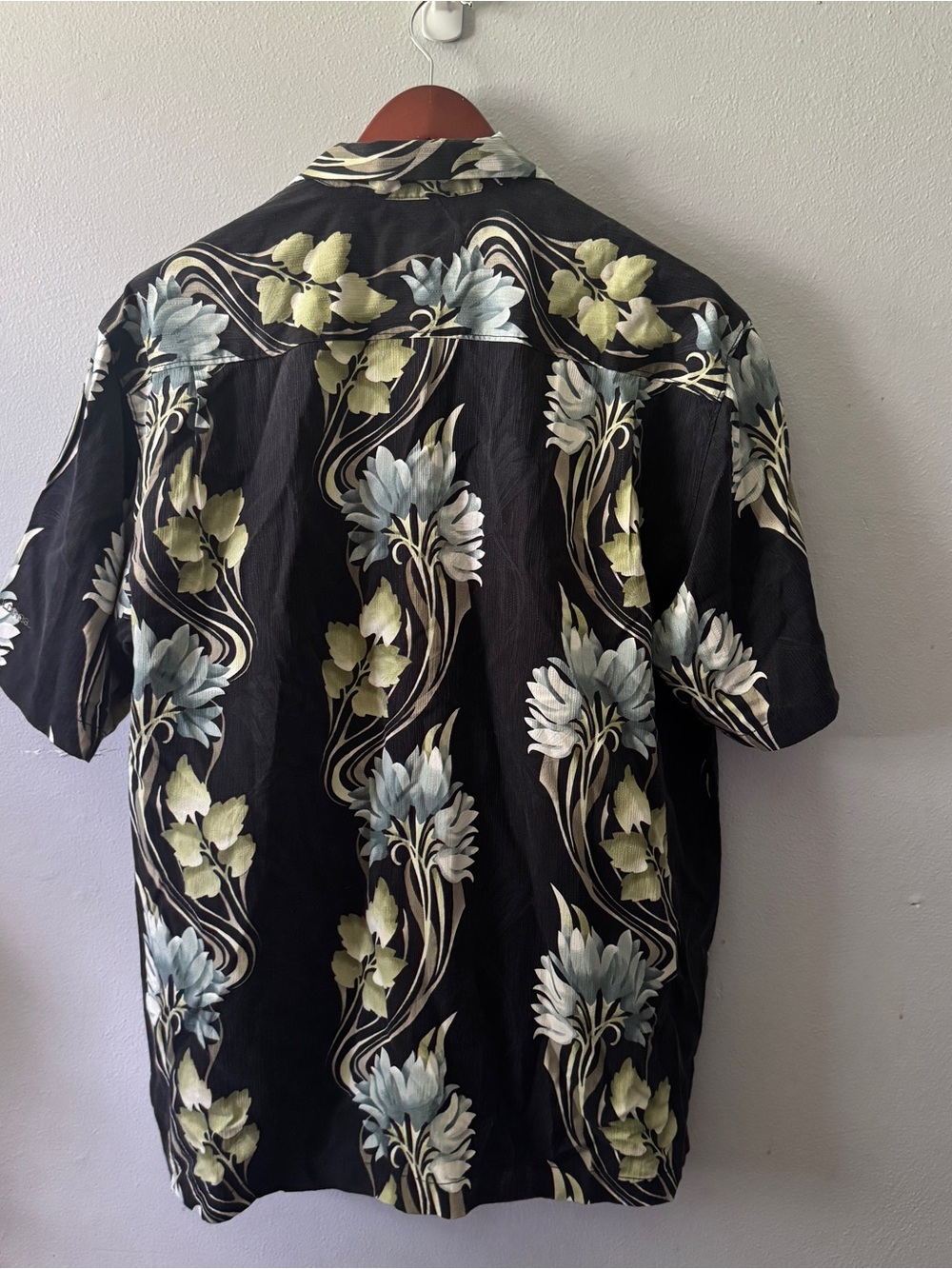 Tommy Bahama Dynamic Deco Camp Shirt – Large – New with Tags - Picture 2 of 10